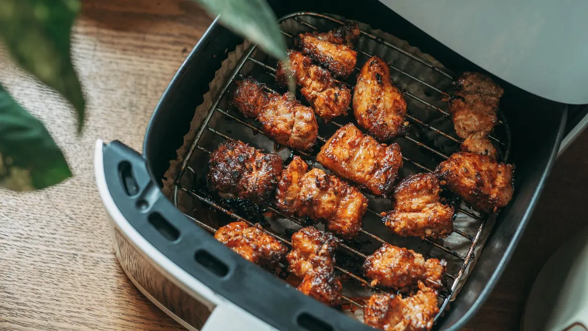 Crispy Chicken Pieces in Modern Air Fryer